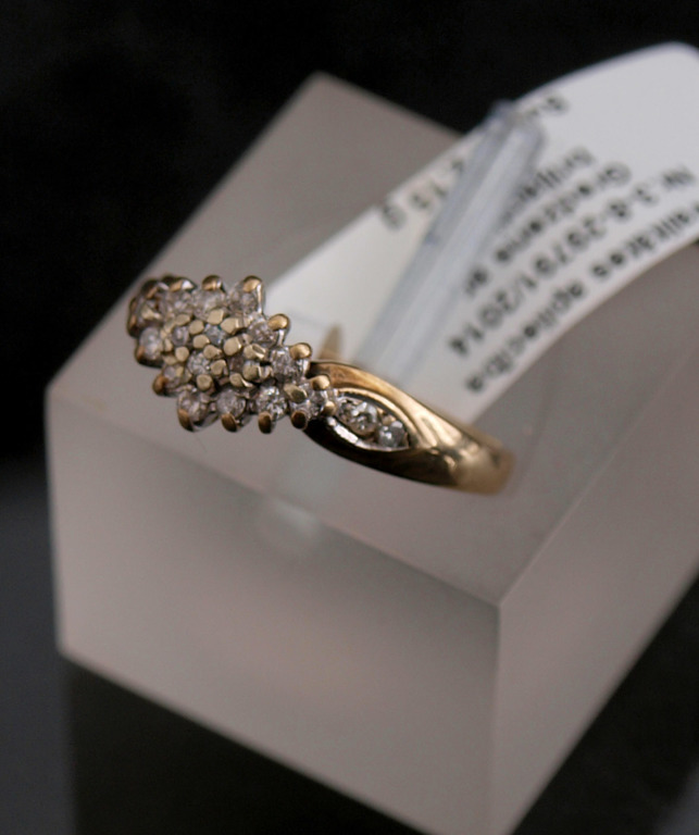 Золотая кольца с бриллиантами
