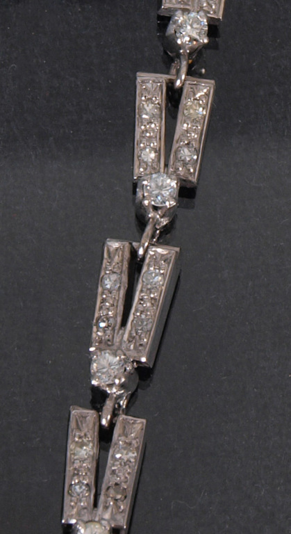Белое ожерелье золота с бриллиантами