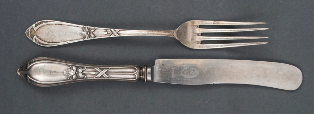 Silver knive and fork set for 4 persons