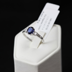 Gold ring with diamonds and sapphire