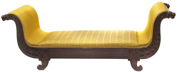 Ampīra stila sofa- zvilnis