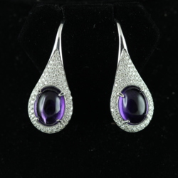 White gold earrings with diamonds and amethyst