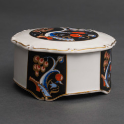 Porcelain Box with lid