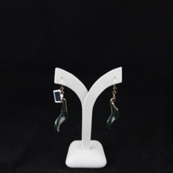 Gold earrings with jadeite