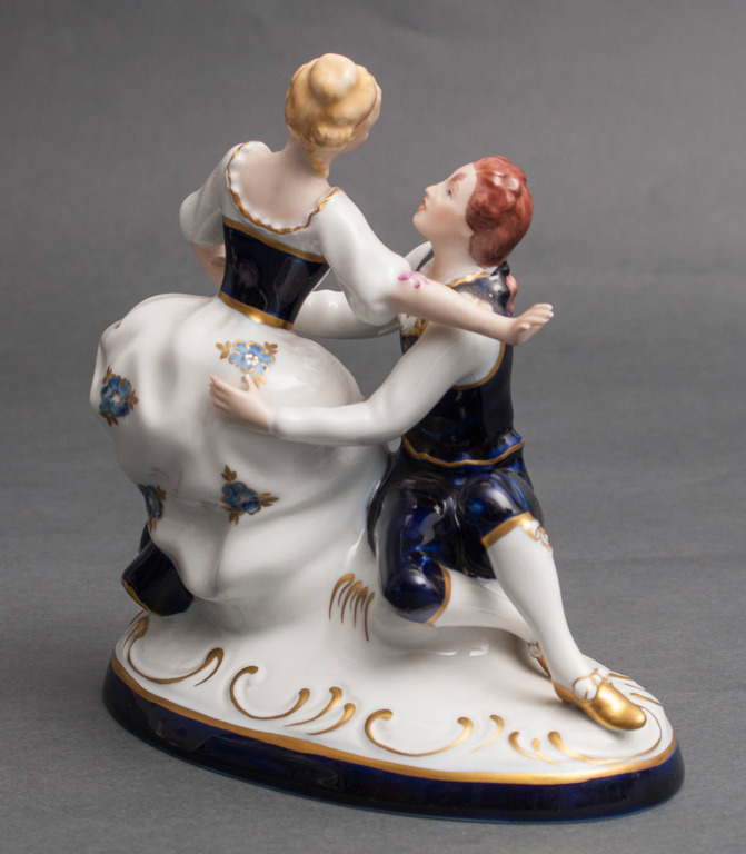 Porcelain figure “In love”