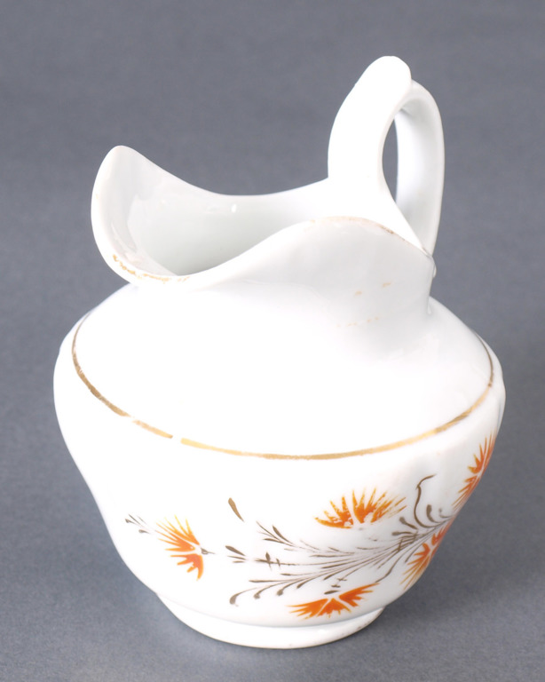 Porcelain cream pot