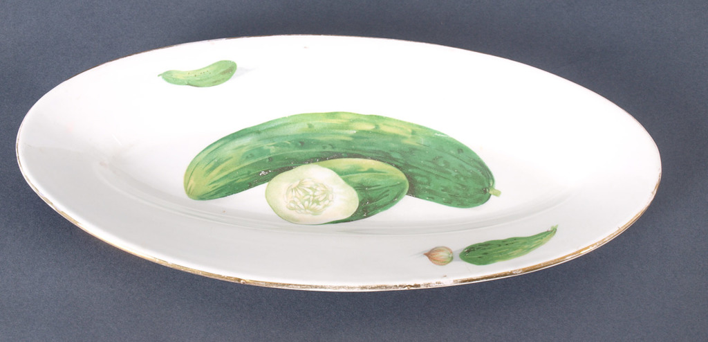 Porcelāna servējamais šķīvis “Gurķi”