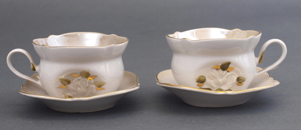 Porcelain cups with saucers 