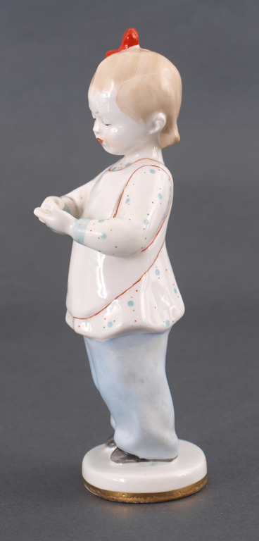 Porcelain figure “First counting”