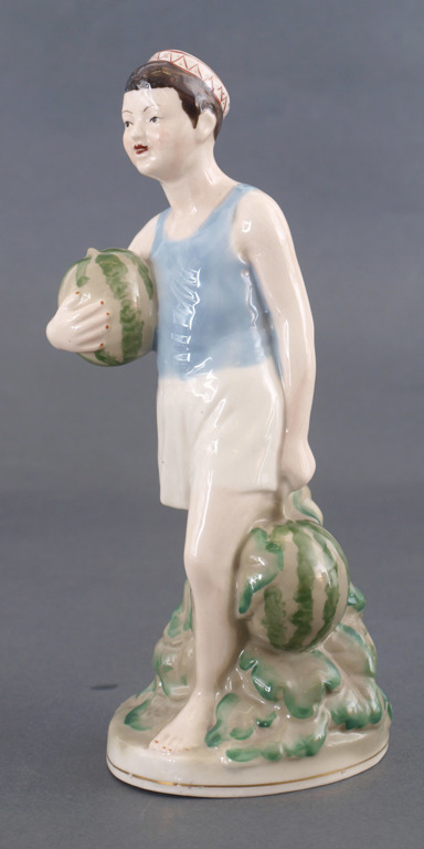 Porcelāna figūra “Zēns ar arbūziem”