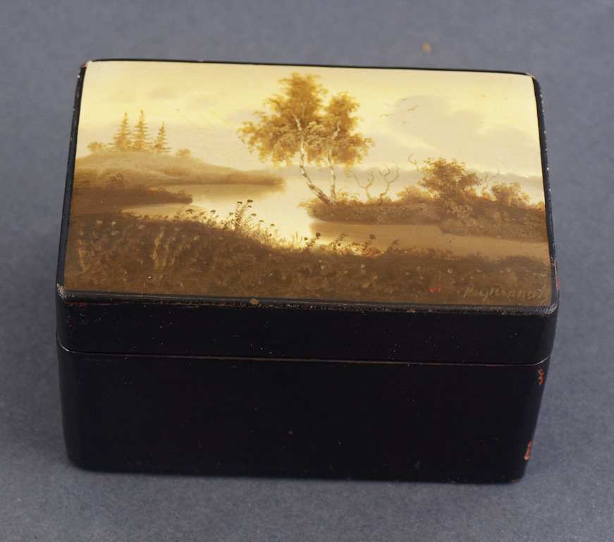 Wooden box with lid 