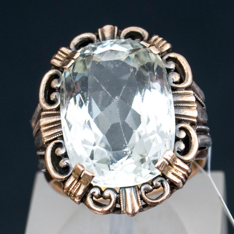 Gold ring with aquamarine