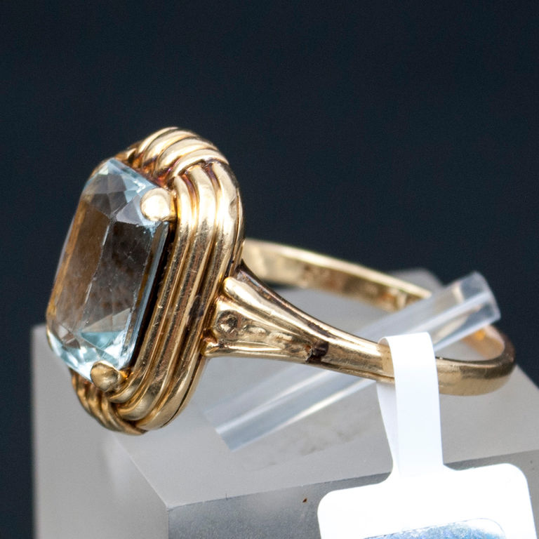Золотое кольцо с аквамарин