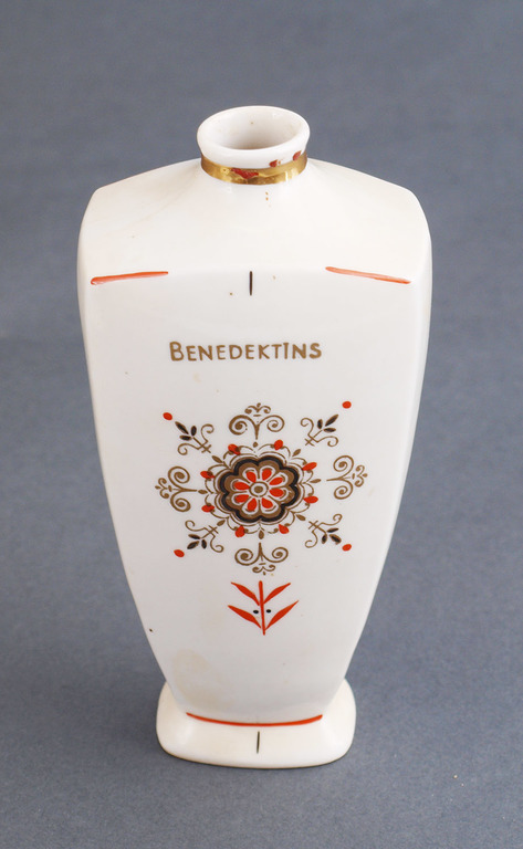 Porcelain bottle for liqueur 