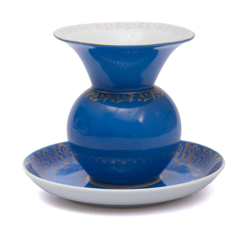 Porcelain set - vase and saucer