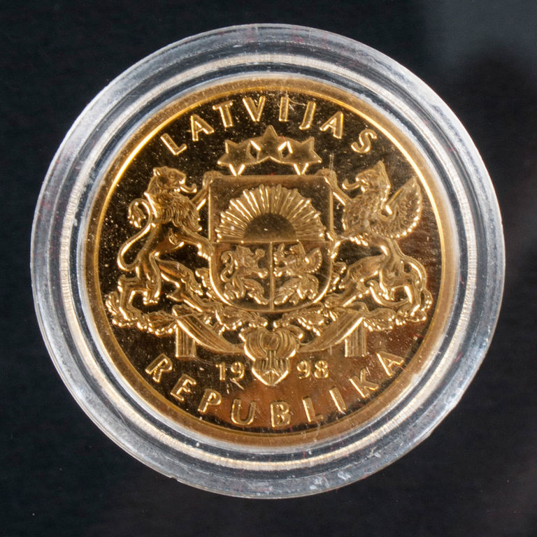 Золотая монета 100 латов 