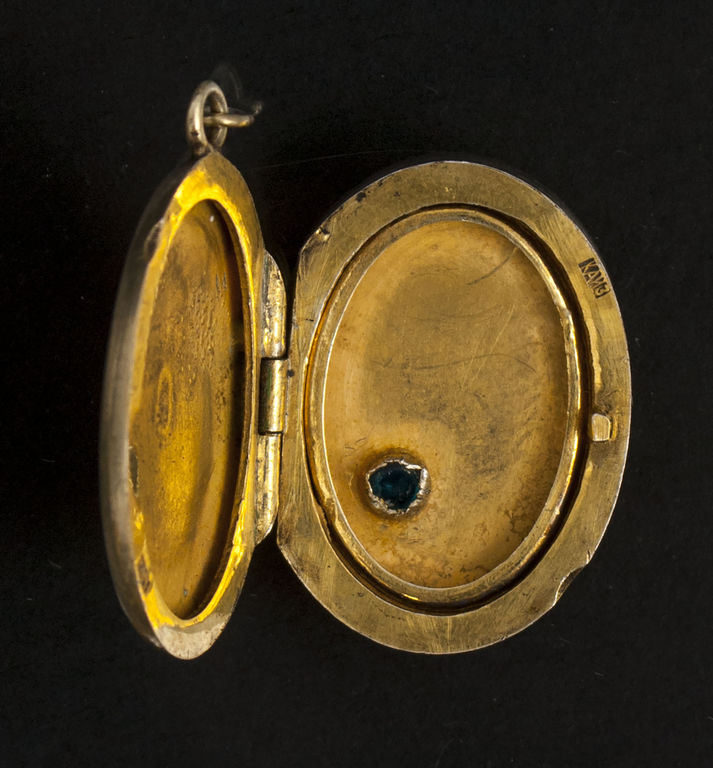 Gold-plated silver pendant