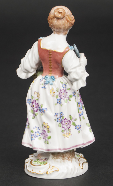 Porcelain figurine 'Girl with grapes'