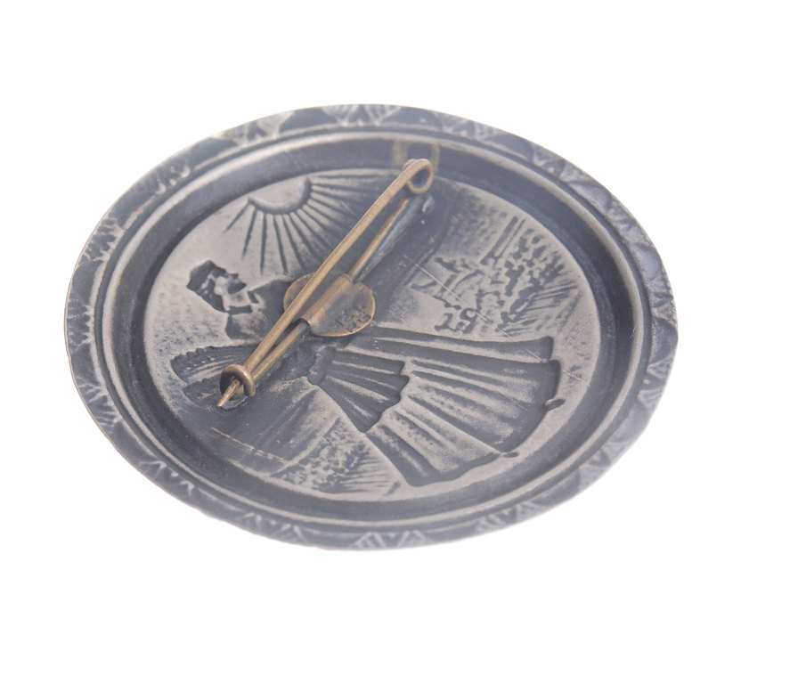 Brooch of silver plated metal 