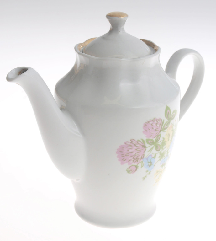 Porcelain tea pot 