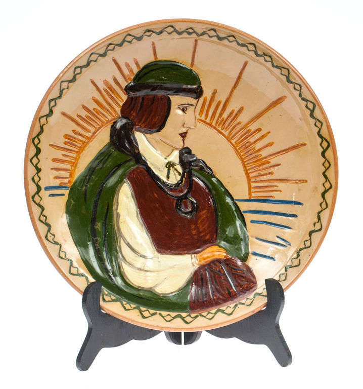 Ceramic plate 'Folk dancer'