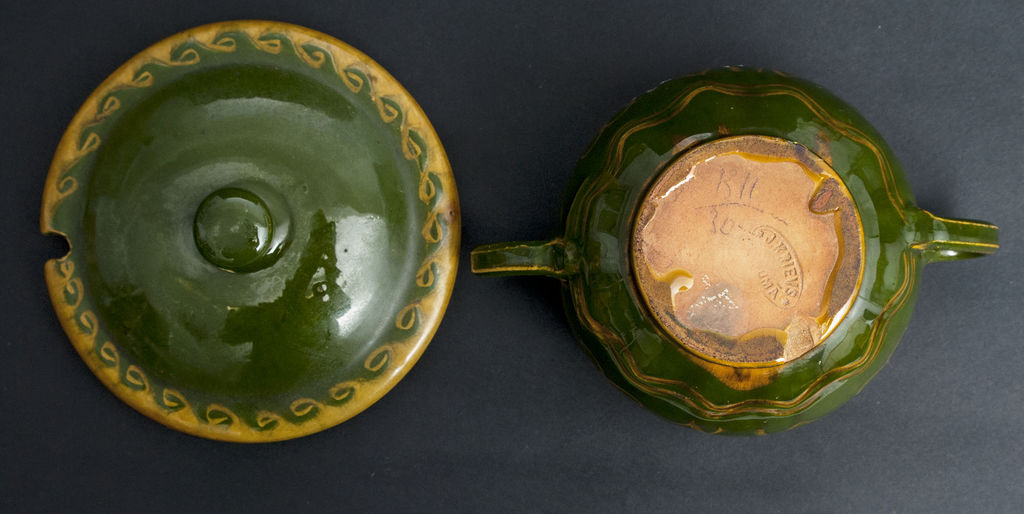 Ceramic dish with lid