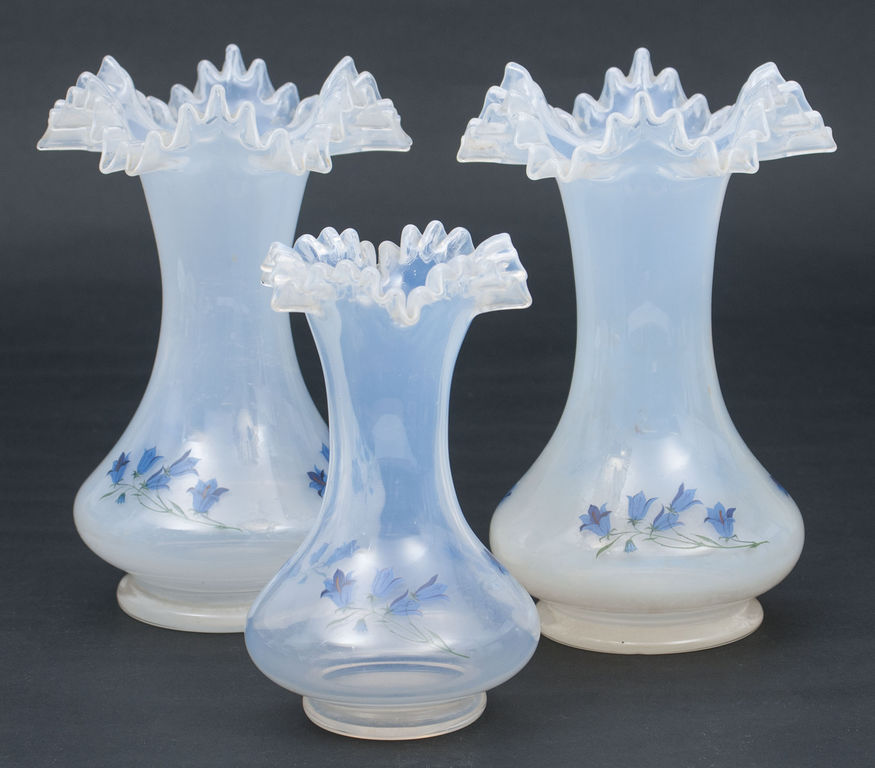 Стеклянные вазы в стиле модерн (3 шт).