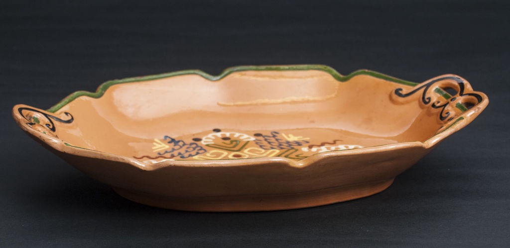 Keramikas sķīvis