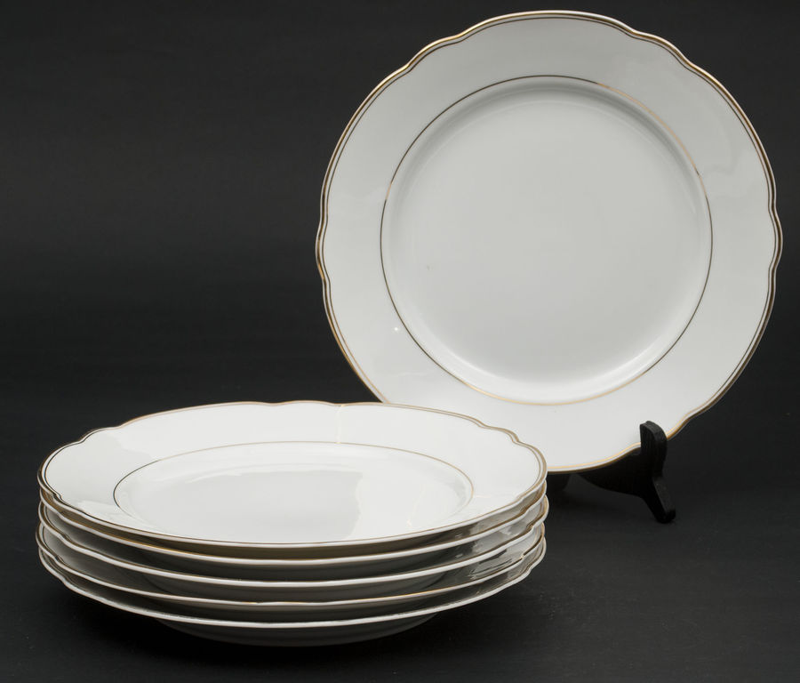 Porcelain Plates (6 pcs)