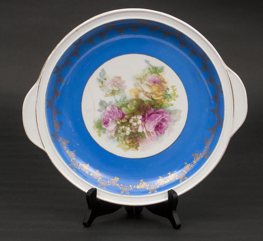 Porcelain plate ''Roses''