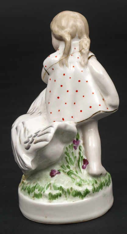 Porcelain figurine ''Girl with a fowl