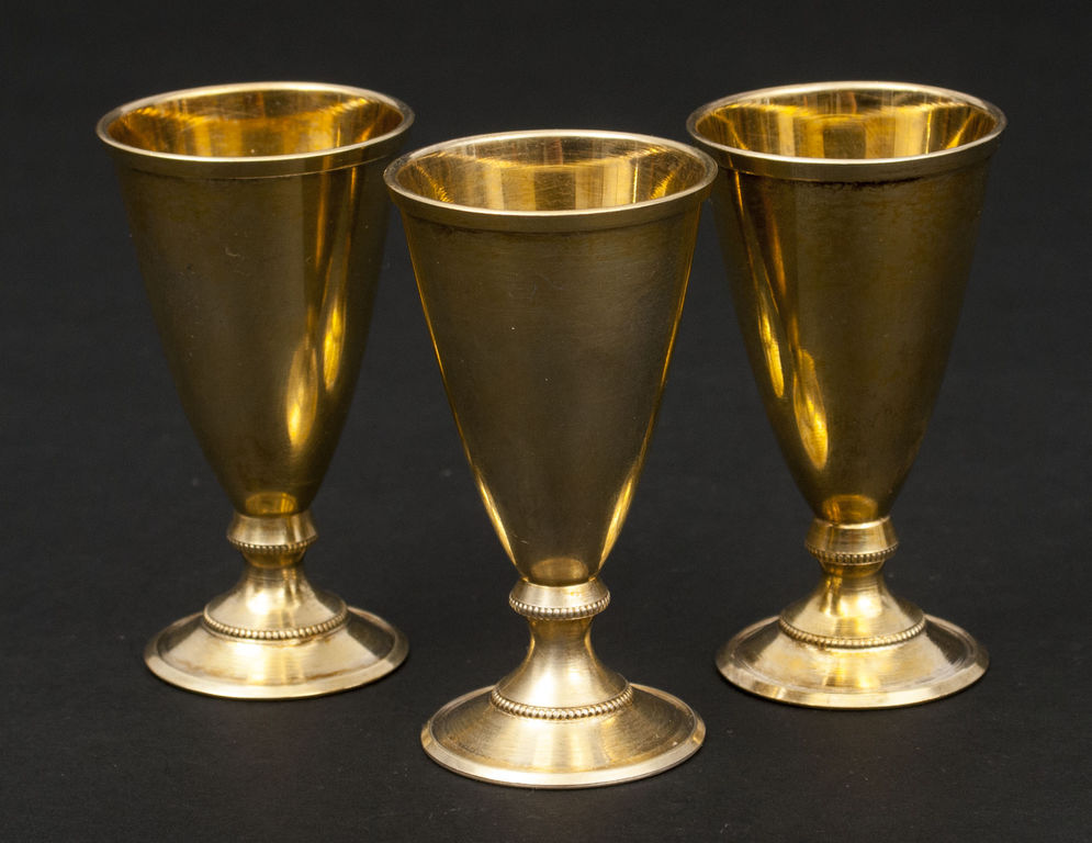 Gold-plated silver cups (3 pcs.)