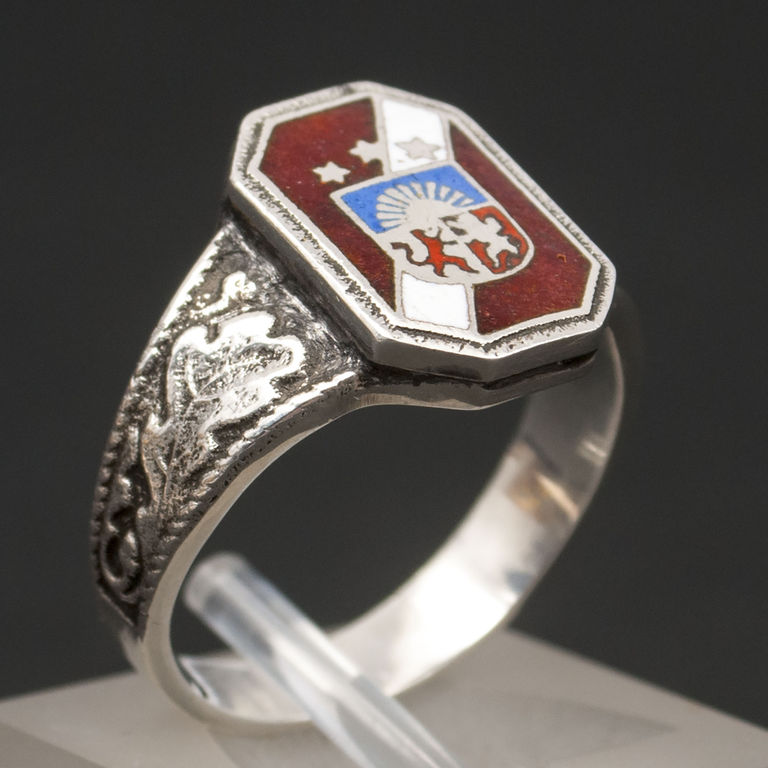 Серебряное кольцо с латышской гербом