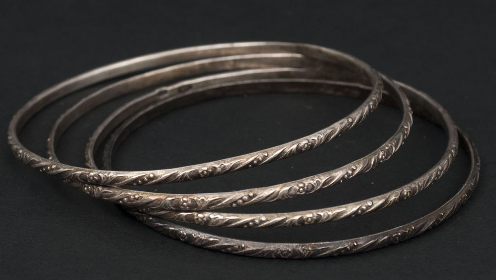 Silver bracelets (4 piec.)