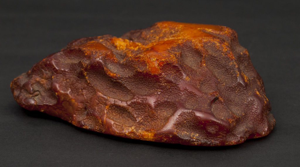 Amber piece, 268 g