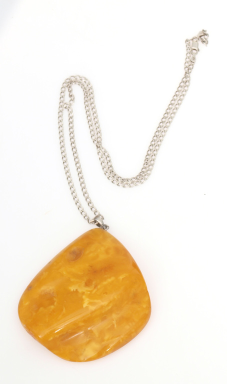 100% Natural Baltig amber pendant with chain