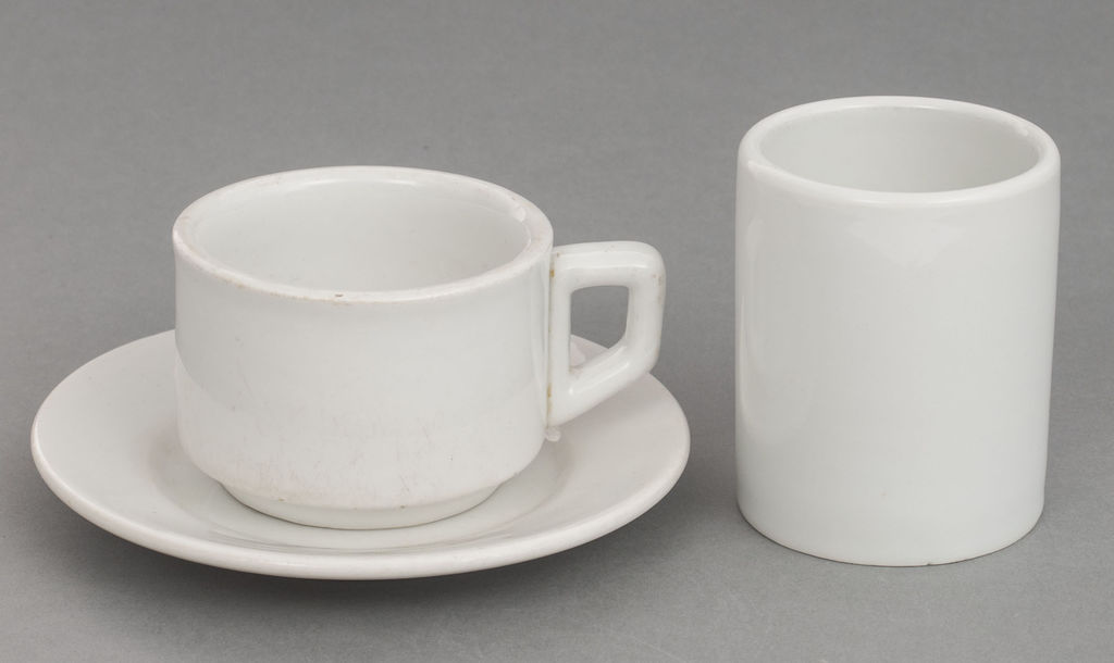 Porcelain utensil set - cup and cup with saucer