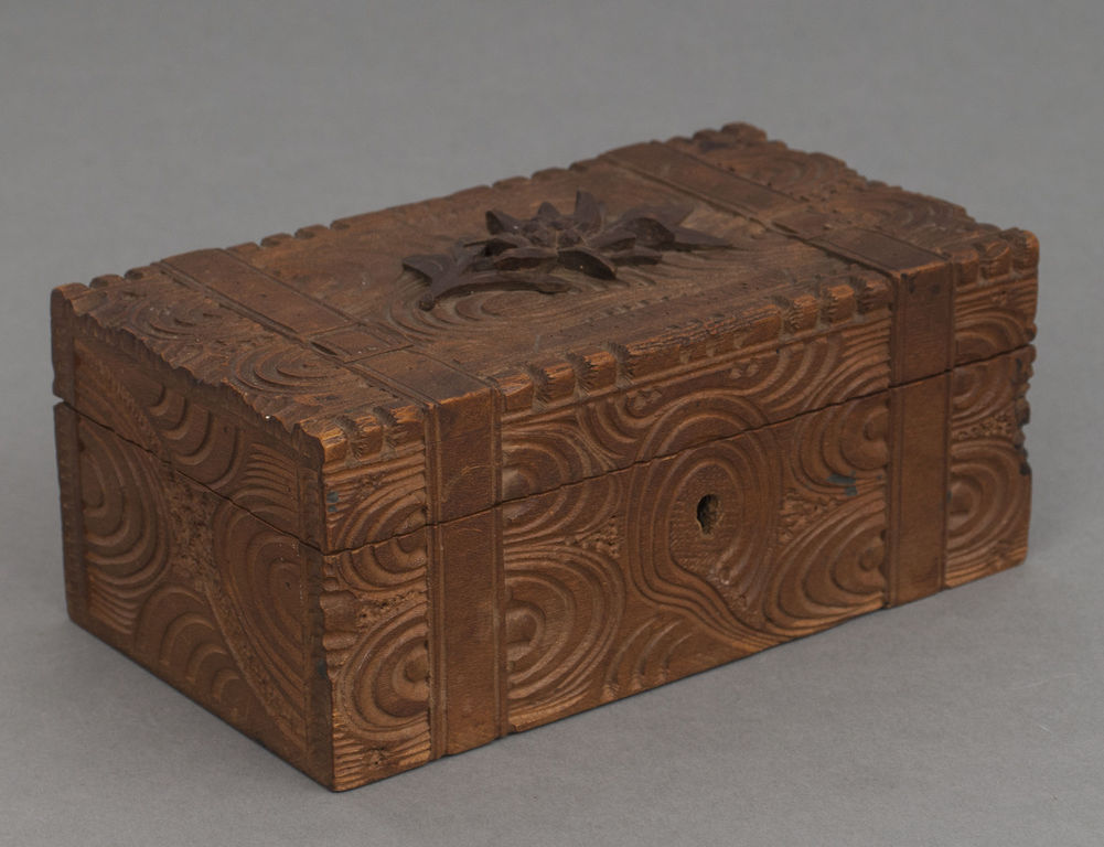 Wooden box 