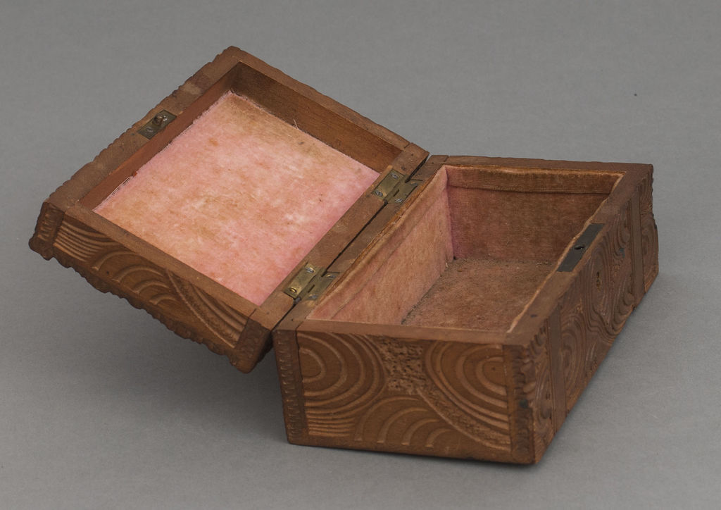 Wooden box 