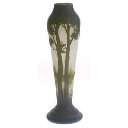 Стеклянная ваза в стиле модерн