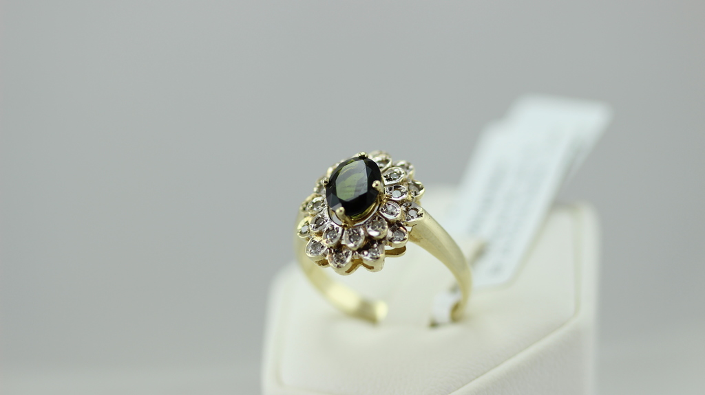 Золотое кольцо с бриллиантами, турмалин