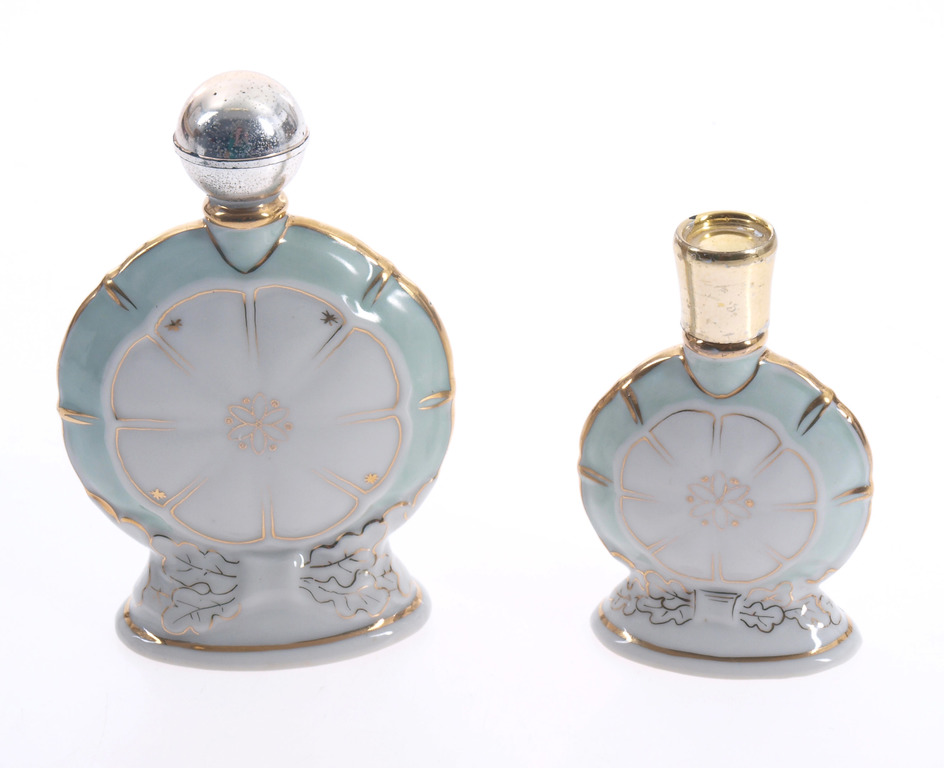 Porcelain utensil set - 2 perfume bottles, 2 chests