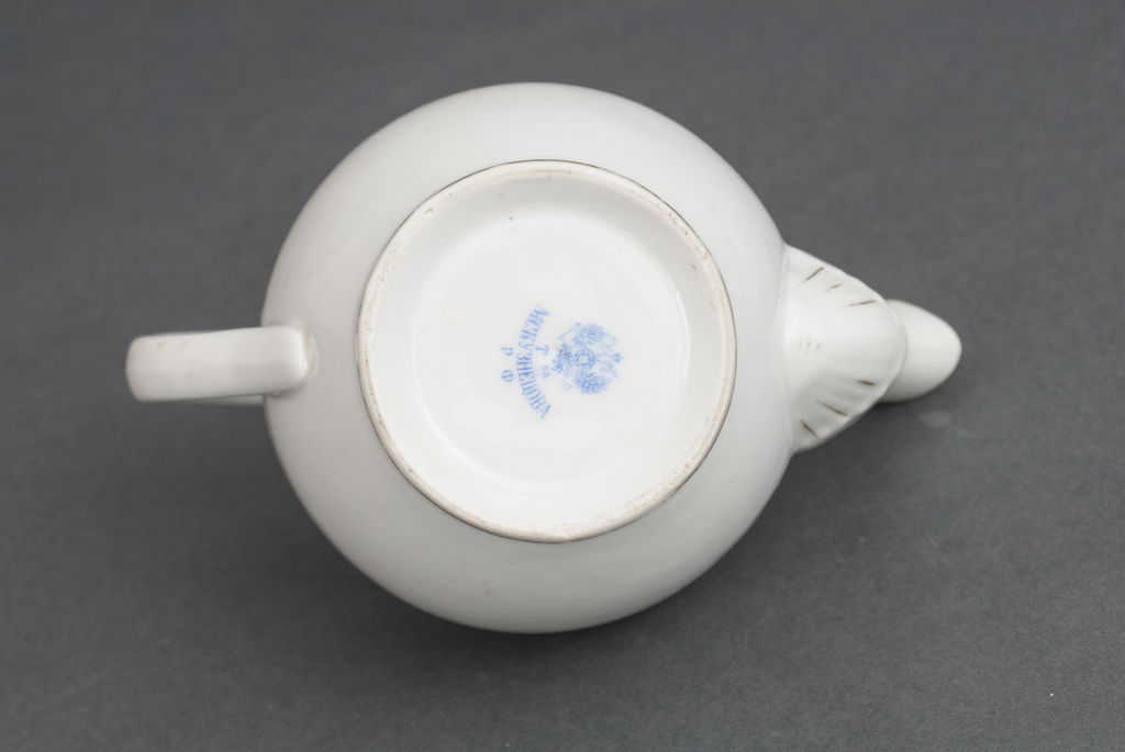 Porcelain tea-pot