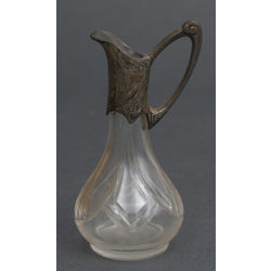 Glass pitcher/decanter