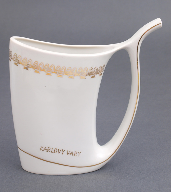Porcelain water mug 