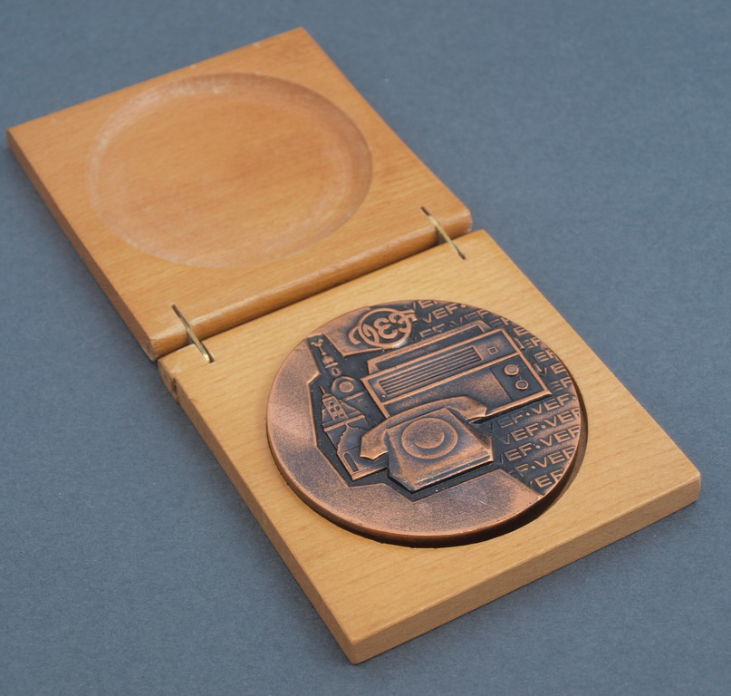 Bronze table medal 