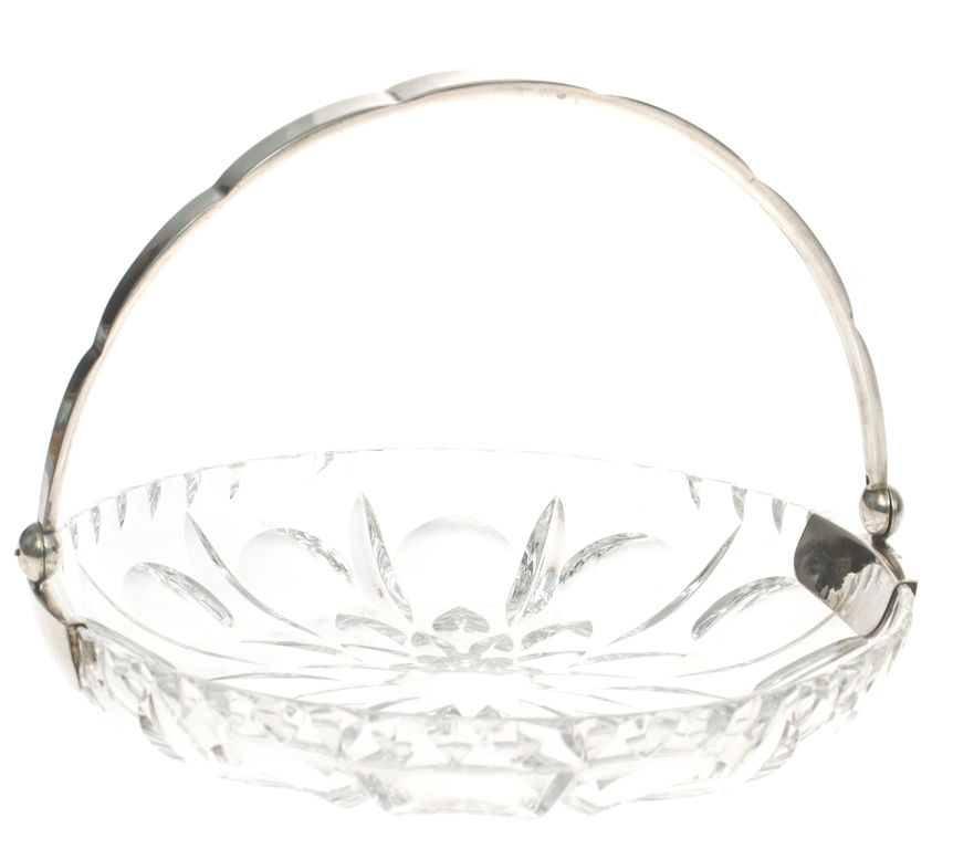 Стеклянная чаша с серебристой отделкой
