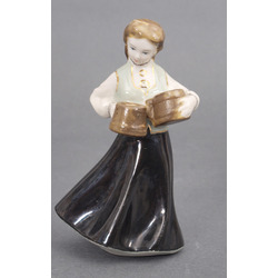 Porcelain figurine “Girl with mugs”