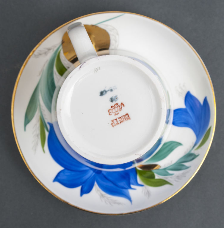 Porcelain plate with saucer