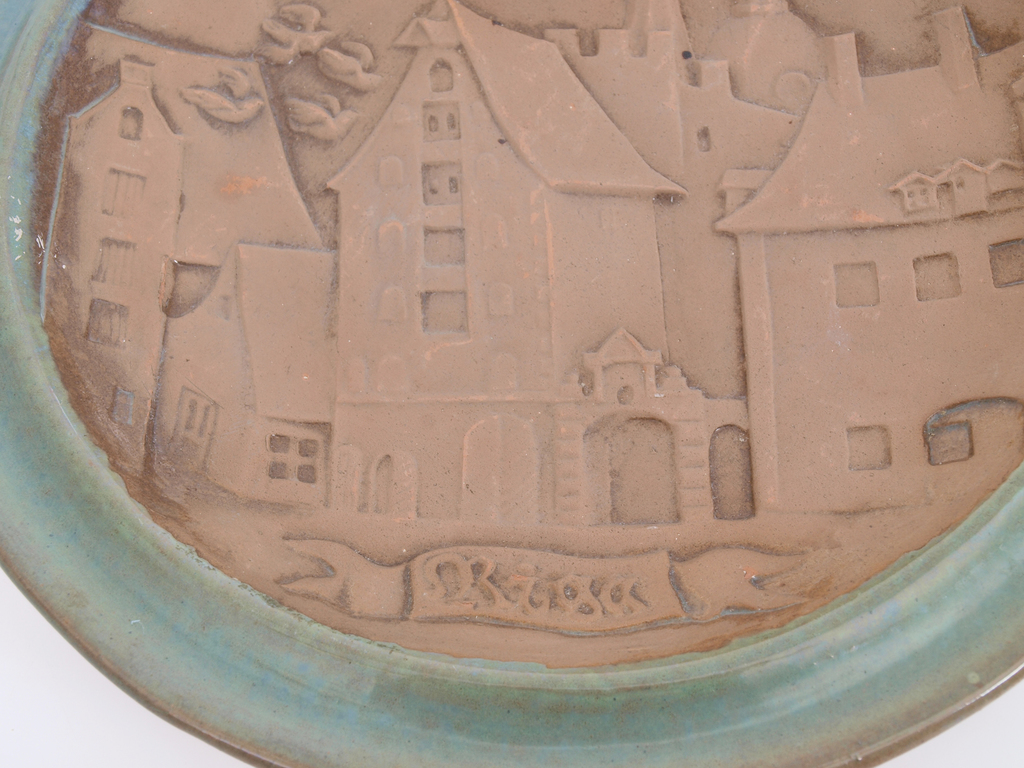 Dekoratīvs keramikas šķīvis 